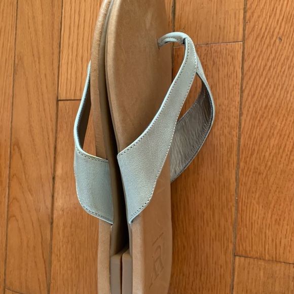 Diana Warner Mint Leather Slides - Picture 5 of 8